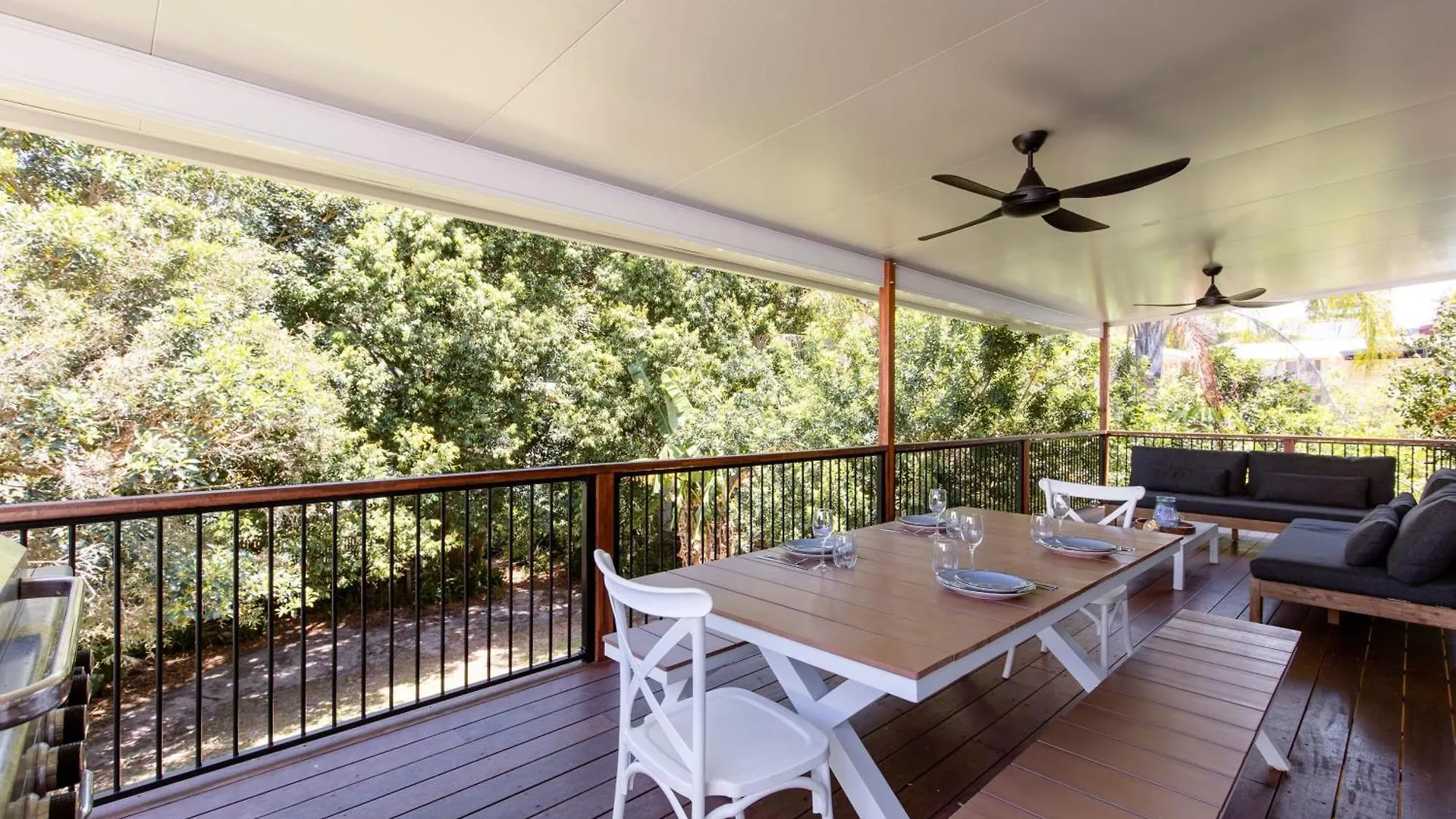Charming Coastal Cottage Caloundra