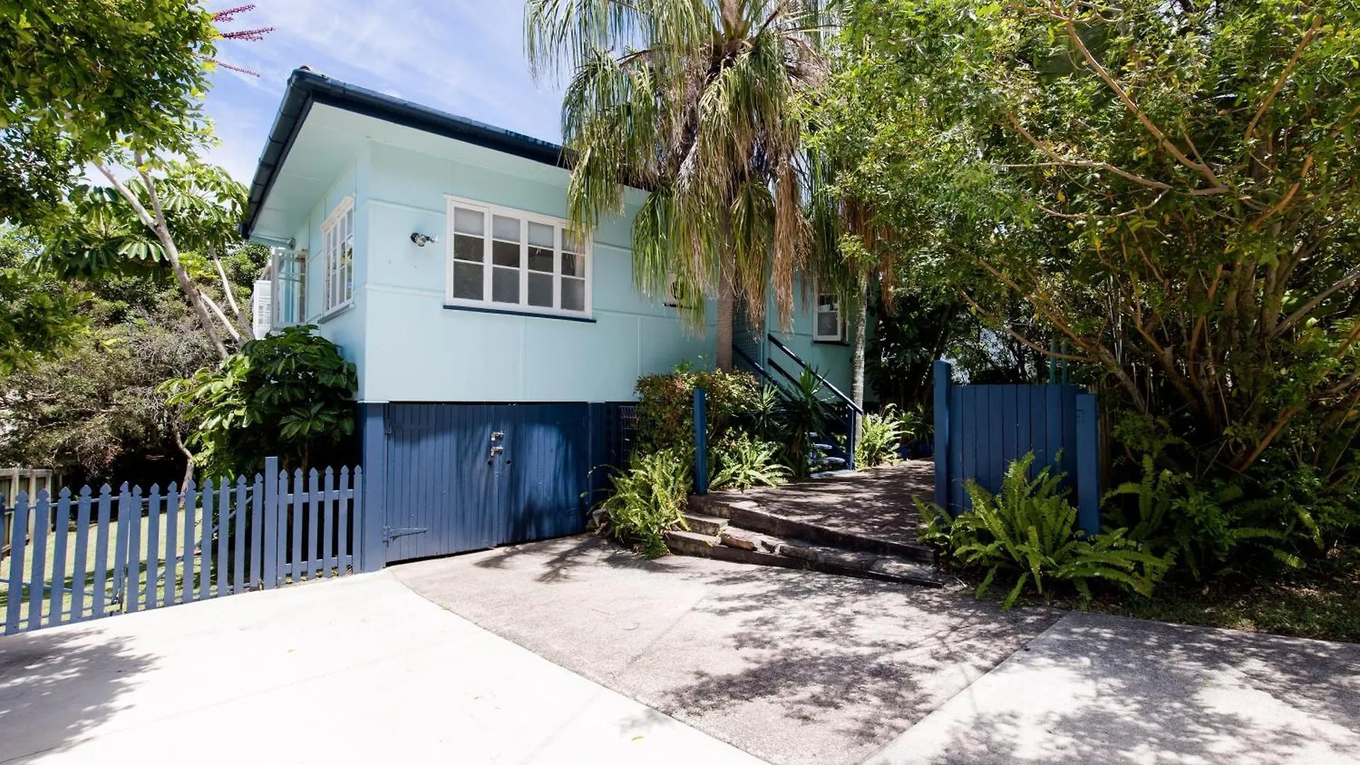 Holiday home Charming Coastal Cottage Caloundra