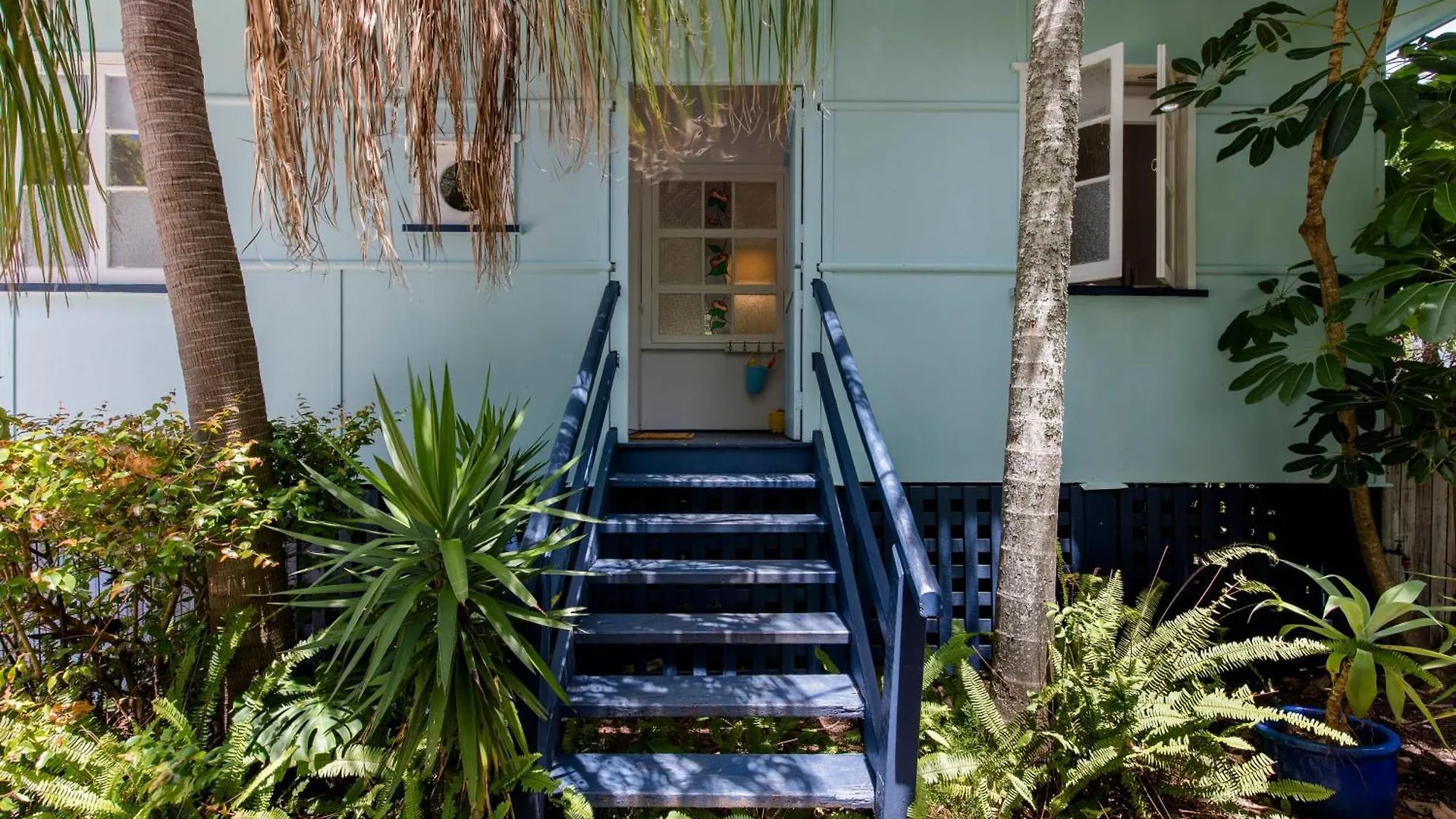 Charming Coastal Cottage Caloundra 0*,  Australia
